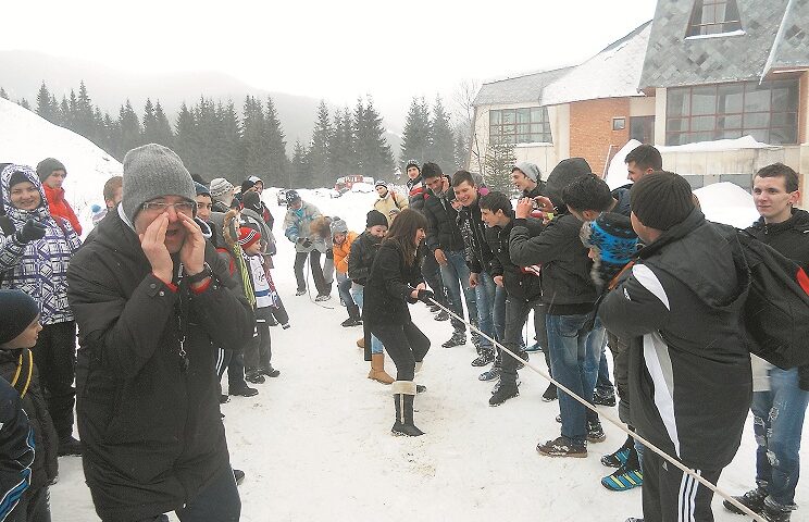 “Serbările Zăpezii 2013”, joacă de la săniuţe până la rugby-tag
