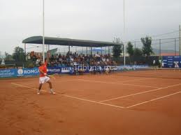 Simultan de tenis în 18 orașe