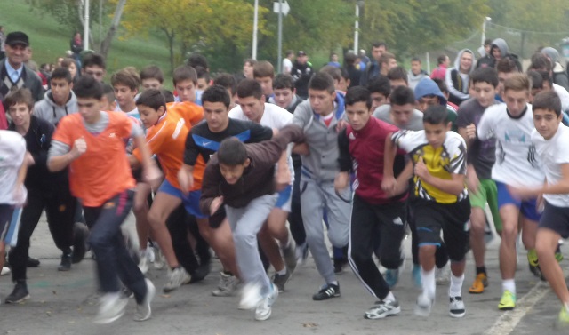 Aproape 10.000 de elevi bucureşteni, participanţi la Olimpiada naţională