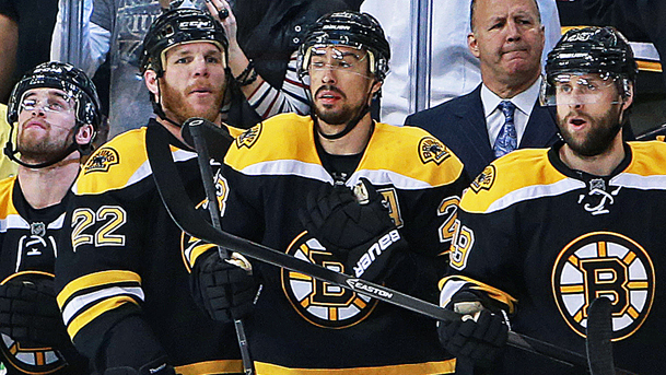Boston Bruins a egalat seria cu Chicago Blackhawks