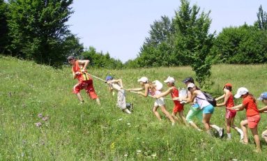 Ministerul Tineretului și Sportului oferă 198 locuri în taberele de vacanță pentru copiii din centrele de plasament din Iași