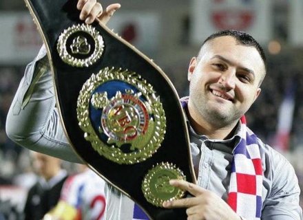 Cristian Ciocan l-a făcut KO pe Leif Larsen şi şi-a păstrat titlul de campion european