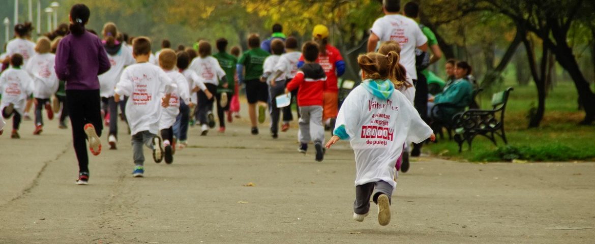 Concurenți de toate vârstele au alergat la „Crosul Tineretului”