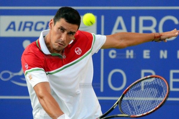 Lui Hănescu îi prieşte la Gstaad. Românul s-a calificat în semifinale pe zgura elveţiană