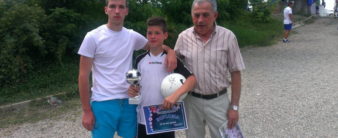 Robert Stănici, tânăr fotbalist care a pornit urcuşul spre afirmare