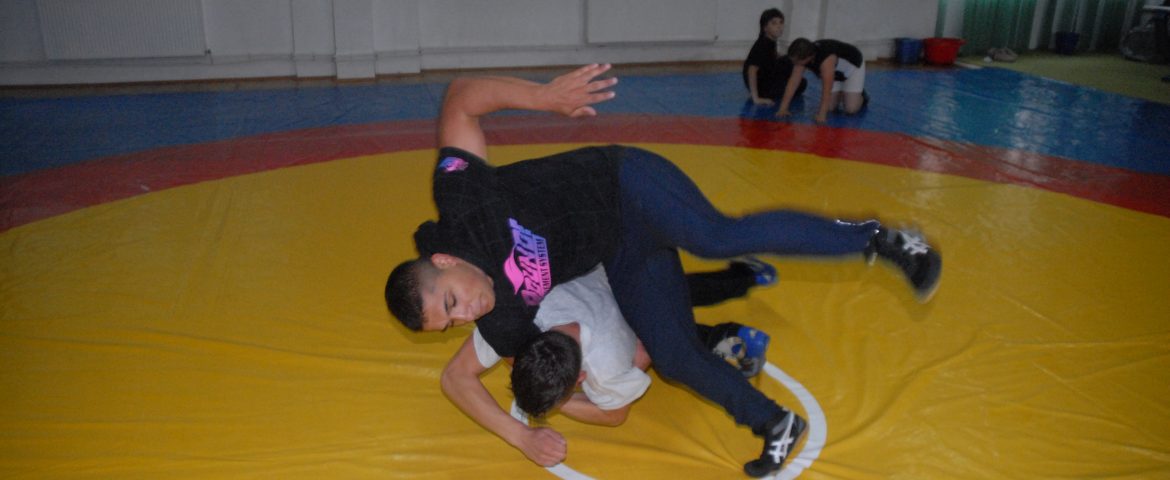 Din dragoste pentru lupte…