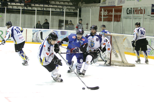 Hochei: HSC Miercurea Ciuc și Corona Brașov, la egalitate după primele patru meciuri din finala CN