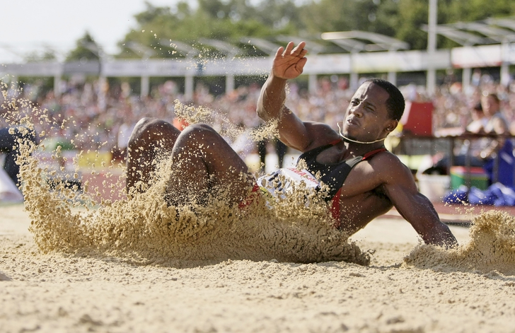 Dwight Phillips, cvadruplu campion mondial, s-a retras din activitate