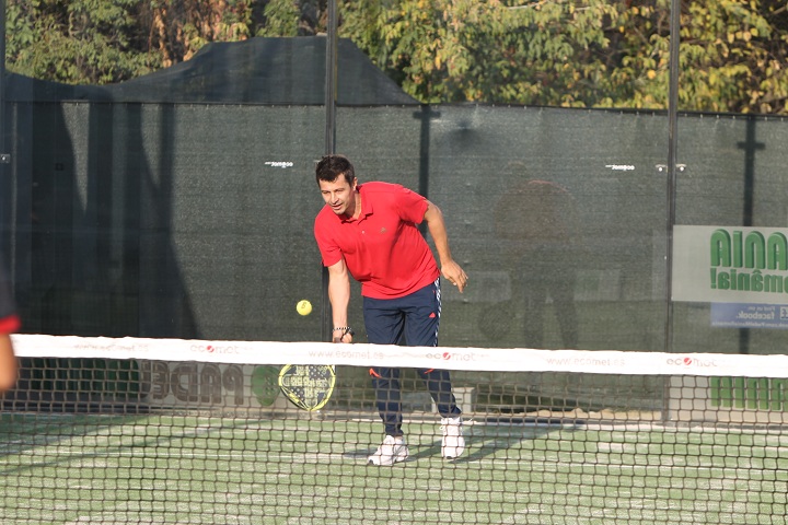 Primele terenuri de platform tennis, inagurate în Bucureşti