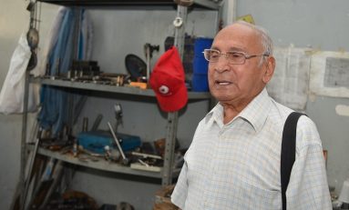 Marin Dumitrescu, pilotul care a câştigat cursa cu timpul