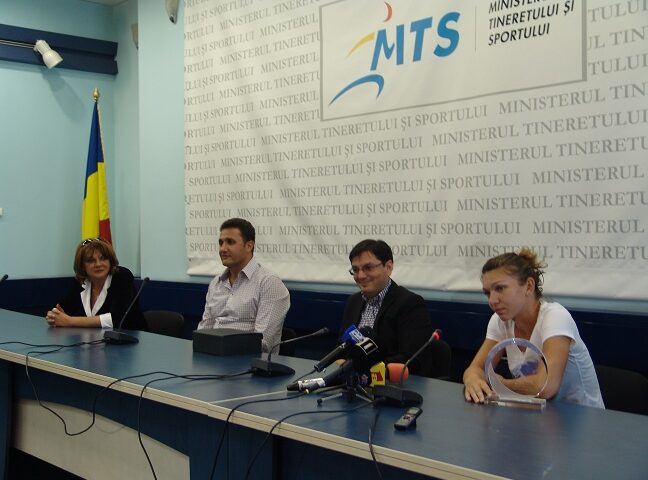 Simona Halep: “Anul 2013 este unul deosebit în viaţa mea! Mulţumesc tuturor românilor care mă susţin!”