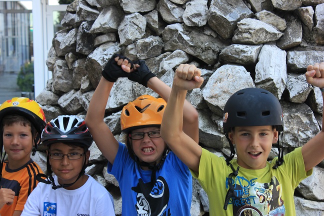 La mulți ani, Bucharest Sport Club! Zece ani printre copii și pentru copii