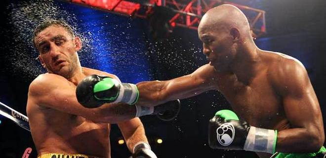 Hopkins şi-a păstrat titlul mondial IBF la semigrea