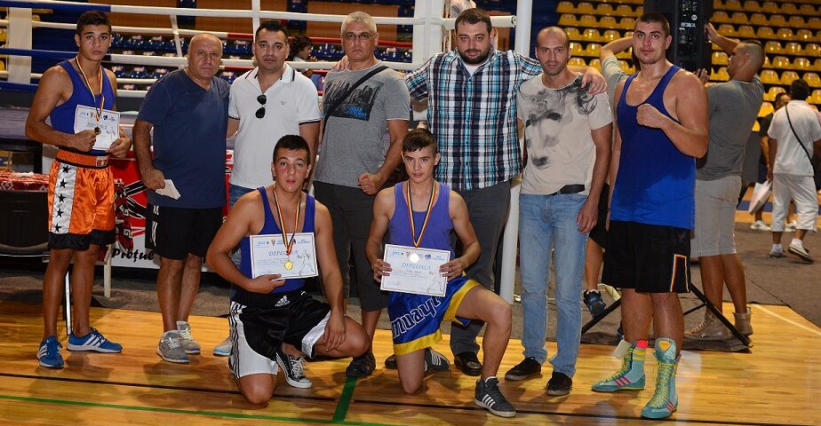 Box cu bune şi cu rele în oraşul Chindiei