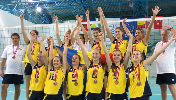 Medalii pe linie pentru tinerii voleibaliști români