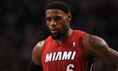 LeBron James a ajuns la 500 de meciuri consecutive cu peste 10 puncte marcate