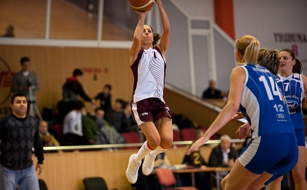 CS Rapid pierde acasă cu CS Phoenix Galaţi în Liga Naţională de baschet feminin