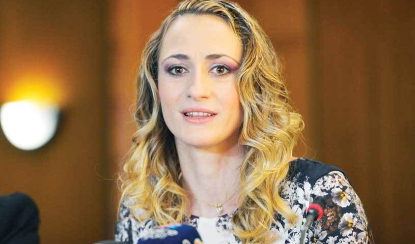 Camelia Potec este noul preşedinte al Federaţiei Române de Nataţie