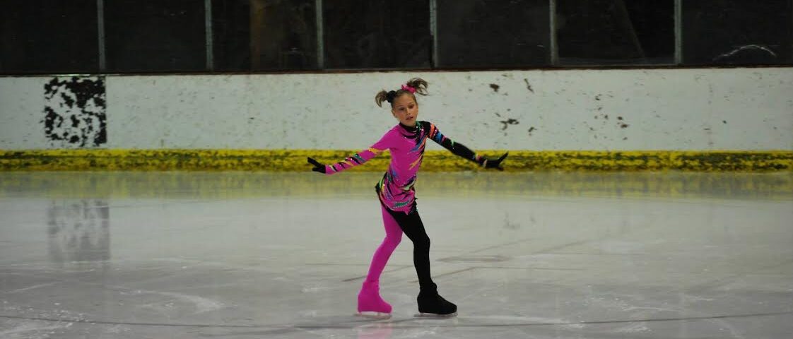 EXCLUSIV Cinci patinatori juniori ţintesc calificarea la Campionatul Mondial de patinaj artistic