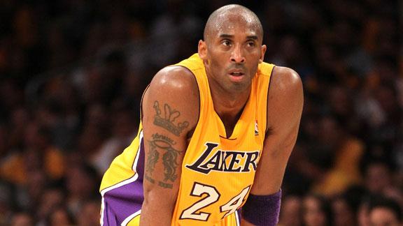 Kobe Bryant revine pe terenul de baschet