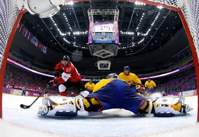 J.O. de la Soci / Canada a câştigat de o manieră entuziasmantă titlul olimpic la hochei pe gheaţă