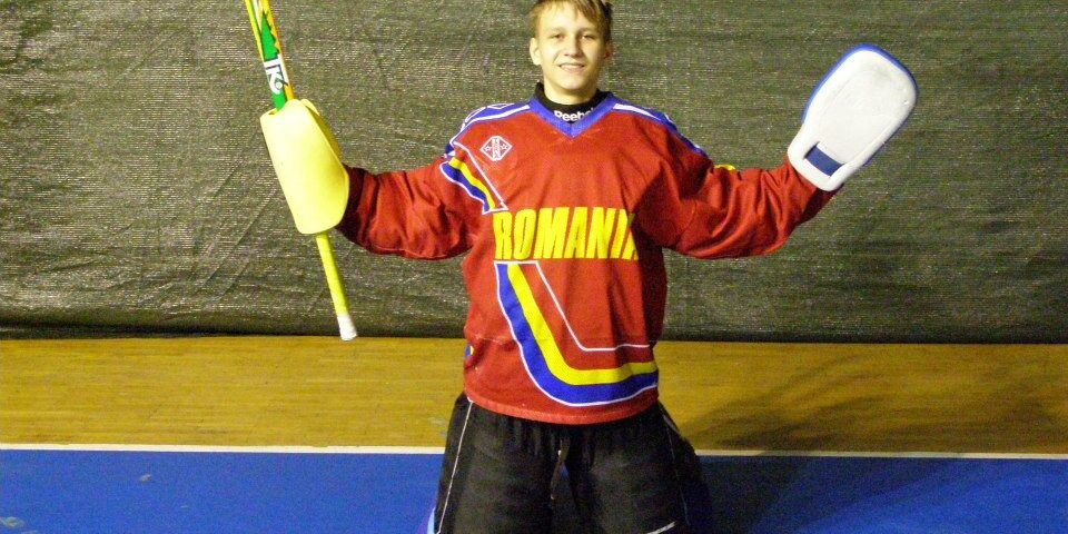 Cu crosa şi pe iarbă, şi pe gheaţă