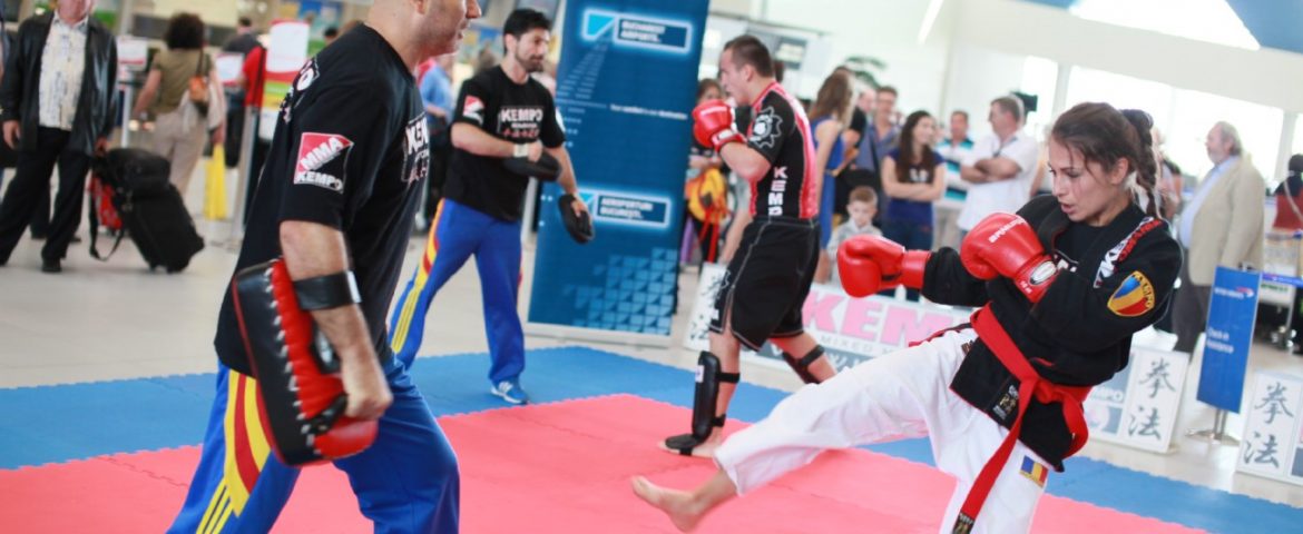 Agitația din aeroportul internațional Henri Coandă, întreruptă de campionii mondiali Kempo-MMA