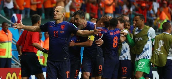 Olanda a “demolat” Spania în cea de-a doua zi a Cupei Mondiale de fotbal