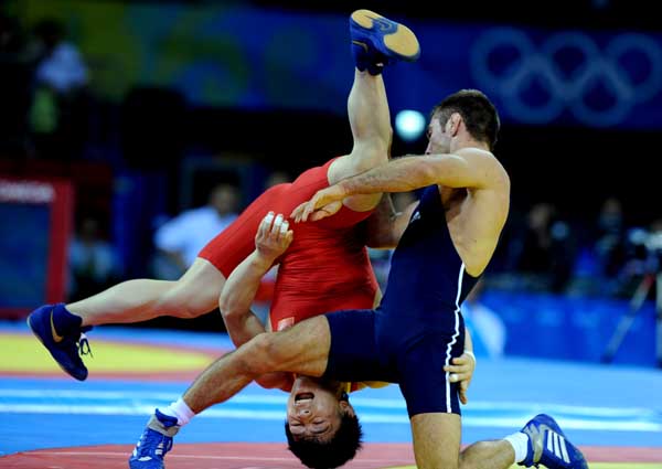 16 medalii pentru România la turneul internațional de lupte pentru seniori “Ion Cornianu/Ladislau Şimon”