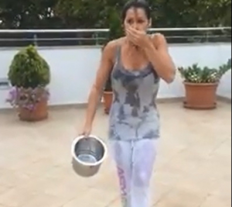 Şi Nadia Comăneci a răspuns provocării ALS Ice Bucket Challenge