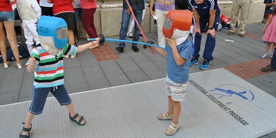 Spectacol de scrimă în aer liber