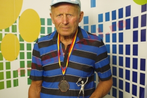 Un veteran de 77 de ani a alergat 10.000 metri la Naționalele de atletism