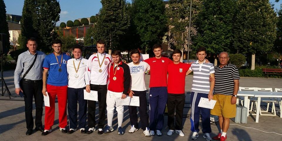 Juniorul Iulian Teodosiu și-a apărat titlul de campion național la sabie