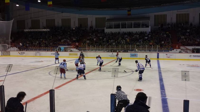 A început Cupa României de hochei pe gheață