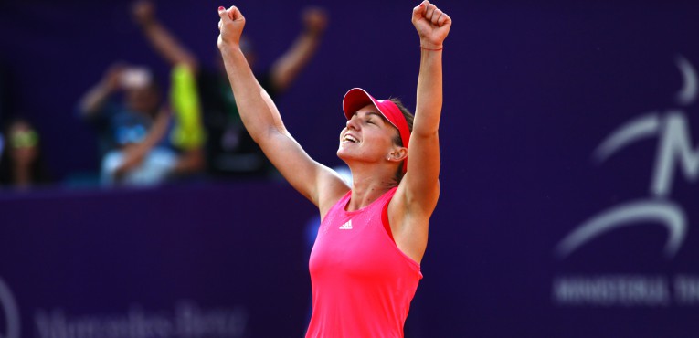 Simona Halep ajunge în sferturi la Beijing după un meci greu cu Petkovic
