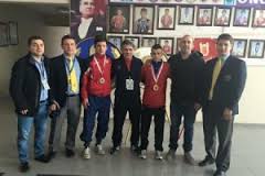 14 medalii pentru luptătorii români la Balkan Cup și turneul open din Franța