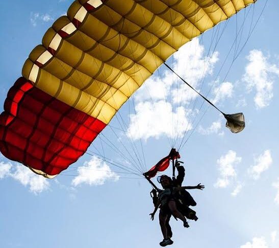 Dynamite Days, primul festival de parașutism din România