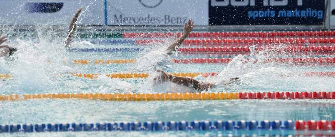 Înotătorul Robert Glință, în finala probei de 100 spate la Jocurile Europei
