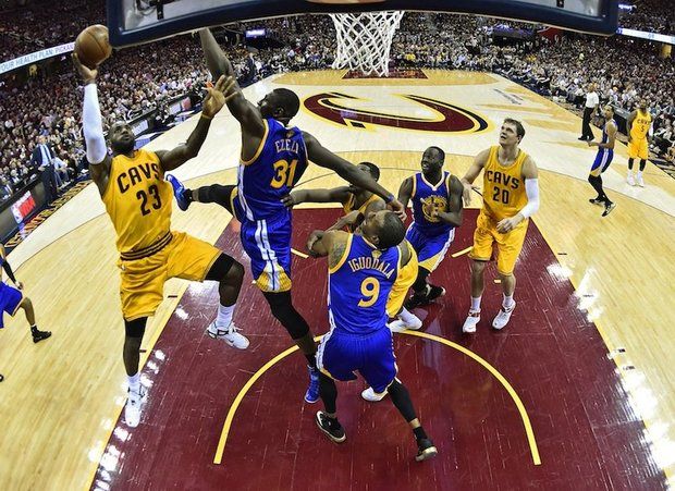 Golden State Warriors se impune în fieful lui Cleveland Cavaliers și egalează la 2 în finala NBA