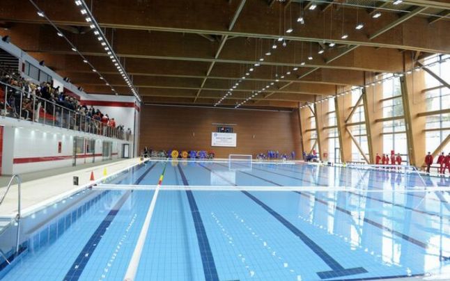 Internaționale de înot la bazinul Dinamo, cu 270 de sportivi, din nouă țări