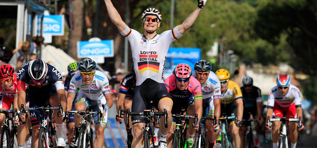 Greipel se impune în etapa a doua din Turul Franței, Cancellara preia tricoul galben