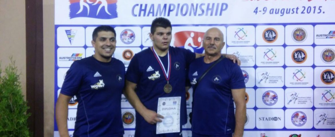 Aur, argint și două bronzuri europene pentru luptătorii cadeți