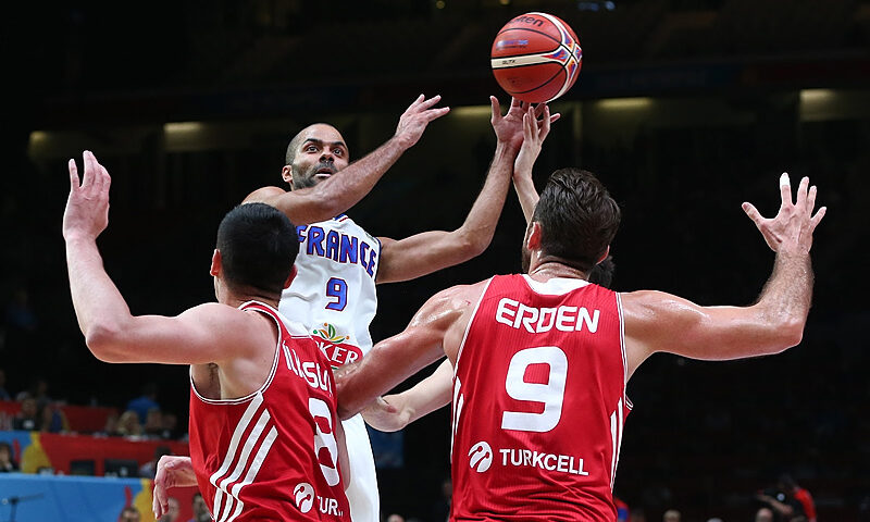 Favoriții s-au impus în primele meciuri din optimile EuroBasket2015