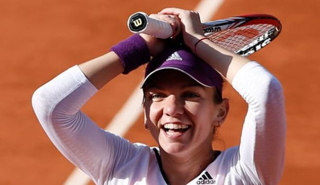 Simona Halep s-a retras la dublu mixt, dar va juca în sferturi la US Open cu Viktoria Azarenka, pregătită de fostul ei antrenor