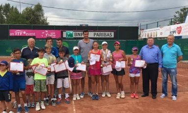 Victor Hănescu a premiat câștigătorii trofeului ce îi poartă numele