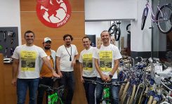 Trei români vor să traverseze Deșertul Atacama și vulcanul Ojos Del Salado pe biciclete Pegas