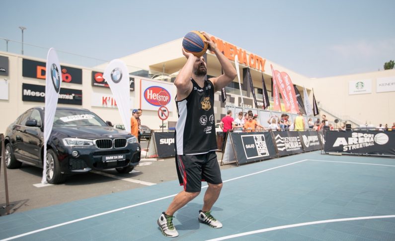 Echipa Niște Necunoscuți a bifat cea de-a doua victorie consecutivă în Sport Arena Streetball Tour 2018, în timp ce Leii București au dominat categoriile copiilor, impunându-se la Baby, Mini și U14.