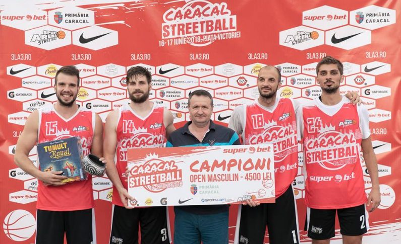 Superbet Caracal Streetball a fost organizat de Sport Arena Streetball, cu sprijinul Primăriei Caracal și a fost susținut de Superbet, Nike, sport-loft.com, Ursus Cooler, Gatorade, Kiss FM, Horizon, Ideal Board Games și Pegas.