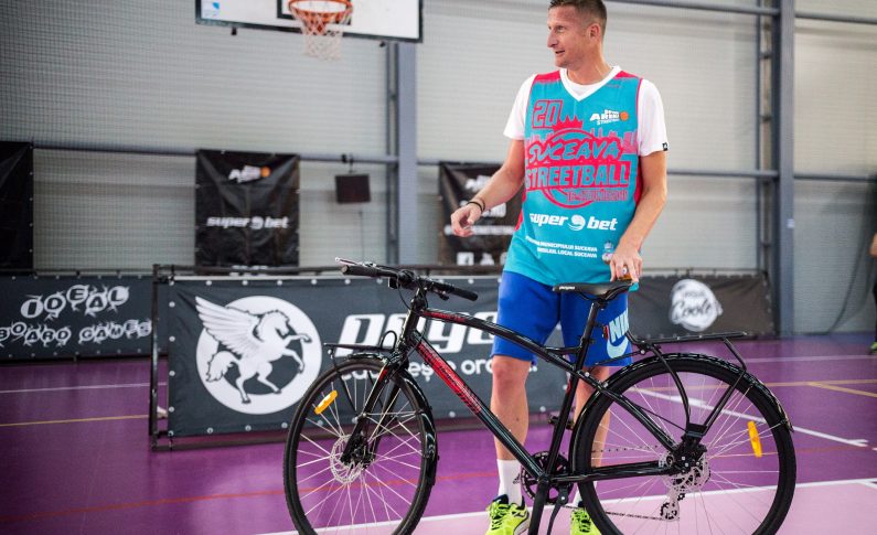 “Sunt bucuros că am fost invitat și în acest an la eveniment. Îmi place să joc baschet și mă bucur că există oameni preocupați care organizează astfel de competiții, care contribuie și la promovarea orașului”, a spus Goian. “Nu mă așteptam ca Portugalia și Spania să ofere un asemenea meci spectaculos chiar din faza grupelor. Favorita mea este Franța”, a comentat Goian pe marginea Campionatului Mondial de Fotbal din Rusia. Fostul fotbalist a fost premiat de către Pegas cu o bicicletă, în cadrul unei campanii derulate în cadrul evenimentelor Sport Arena Streetball, prin care brandul tradițional românesc de biciclete îi răsplătește pe românii care și-au reprezentat cu succes țara.