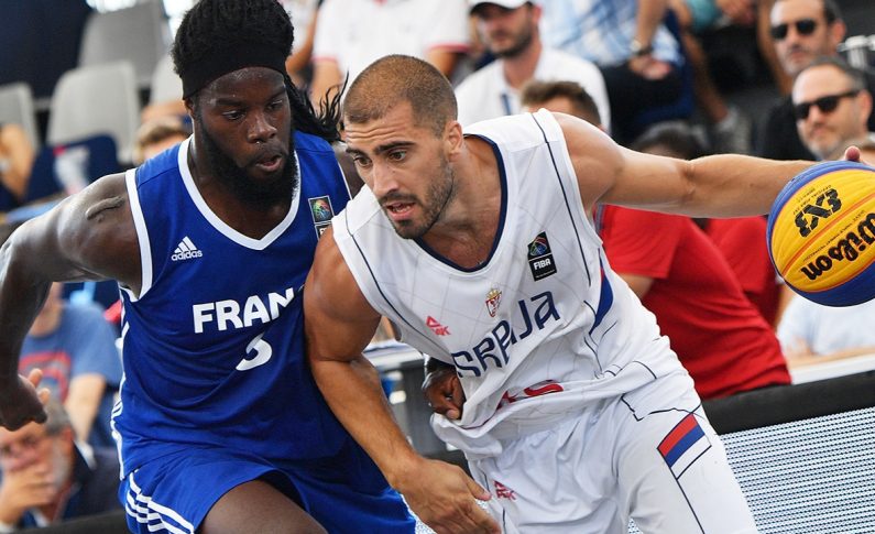 Tricolorii vor evolua în formula Amedeo Casale, Vlad Cobzaru, Marius Ciotlăuș și Vlad Dumitrescu. Ciotlăuș și Dumitrescu au făcut parte din naționala României și la recent încheiatele Campionate Mondiale din Filipine, acolo unde România nu a depășit faza grupelor. Casale revine în naționala de 3x3 a României după ce în 2015 a ocupat locul 8 la Campionatele Mondiale U18 de la Debrecen în timp ce Cobzaru, proaspăt absolvent al Universității Augusta din SUA, este la prima apariție în naționalele de 3x3. La fete, naționala României, vicecampioană europeană în 2016, va avea de asemenea adversari de top la Constanța. Rusia, care anul trecut a reușit o dublă istorică, titlurile mondial și european, iar anul acest a fost vicecampioană mondială, sau Olanda, medalii de argint la ediția din 2017 a Europenelor, pe care a găzduit-o la Amsterdam. Din lotul care a cucerit argintul în 2016 pentru România la feminin au rămas Gabriela Mărginean și Sonia Ursu. Alături de ele vor juca cea mai titrată jucătoare din istoria baschetului românesc, Anca Stoenescu și Gabriela Irimia.